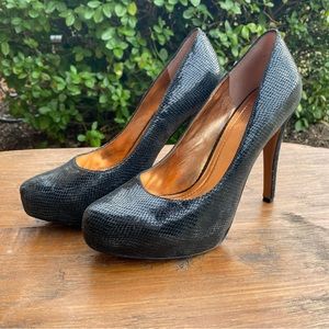 BCBGeneration Leather Black Parade Snakeskin Almond Toe
Pumps 8.5 EUC
